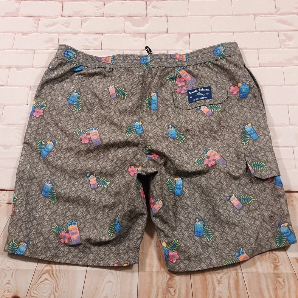 Tommy Bahama Swim Trunks Hybrid Shorts Mens XL Beach Hawaiian Cocktail Gray